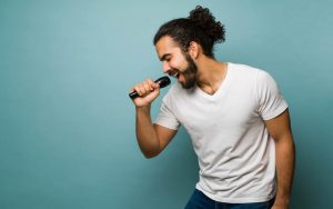 Cosa comporta cantare almeno una volta al giorno?